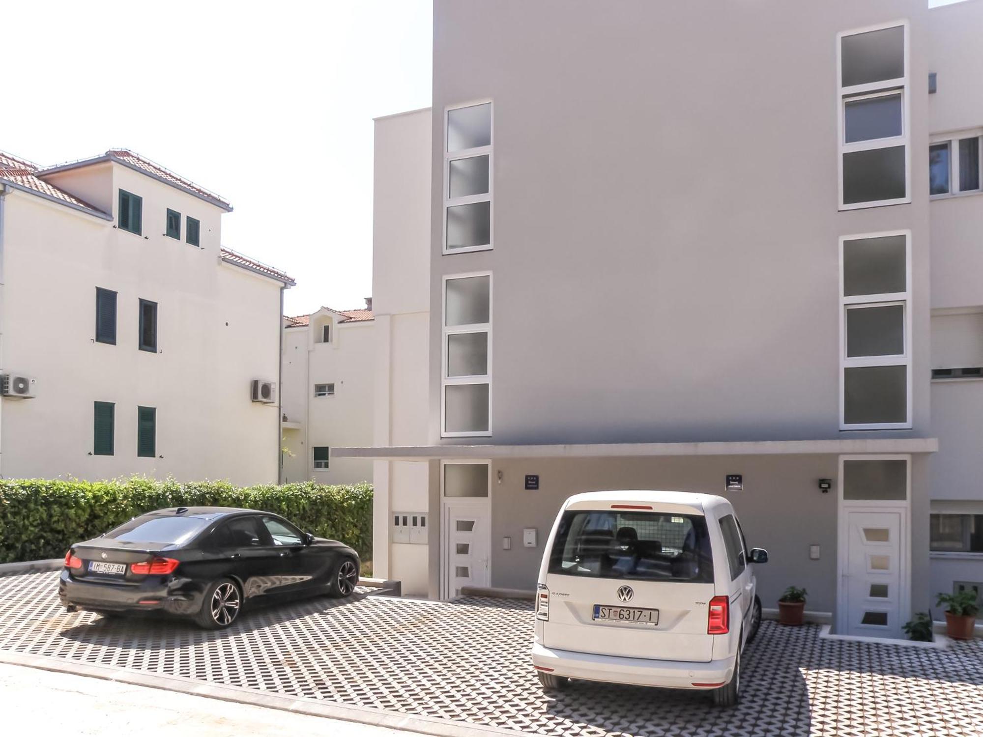 Apartment With Terrace And Free Parking - Beach Nearby Split Eksteriør bilde