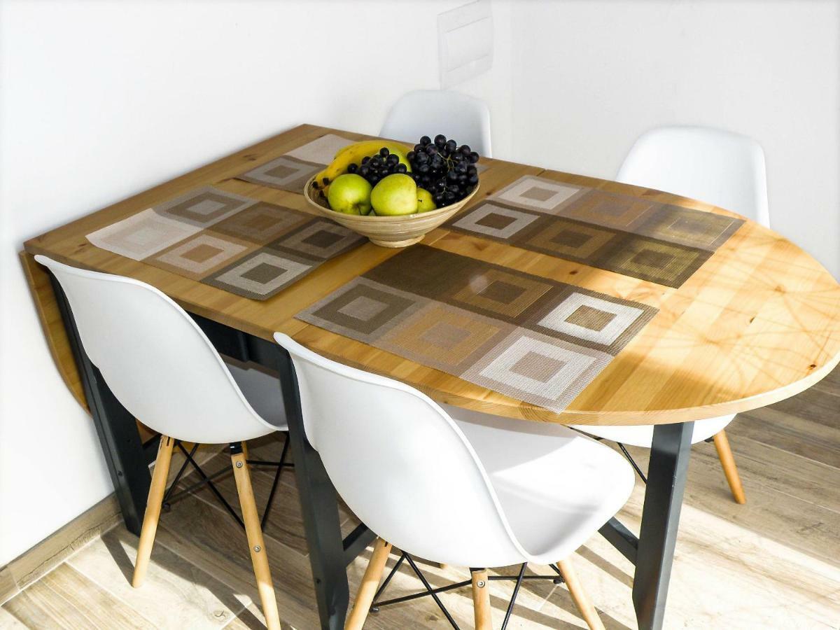 Apartment With Terrace And Free Parking - Beach Nearby Split Eksteriør bilde